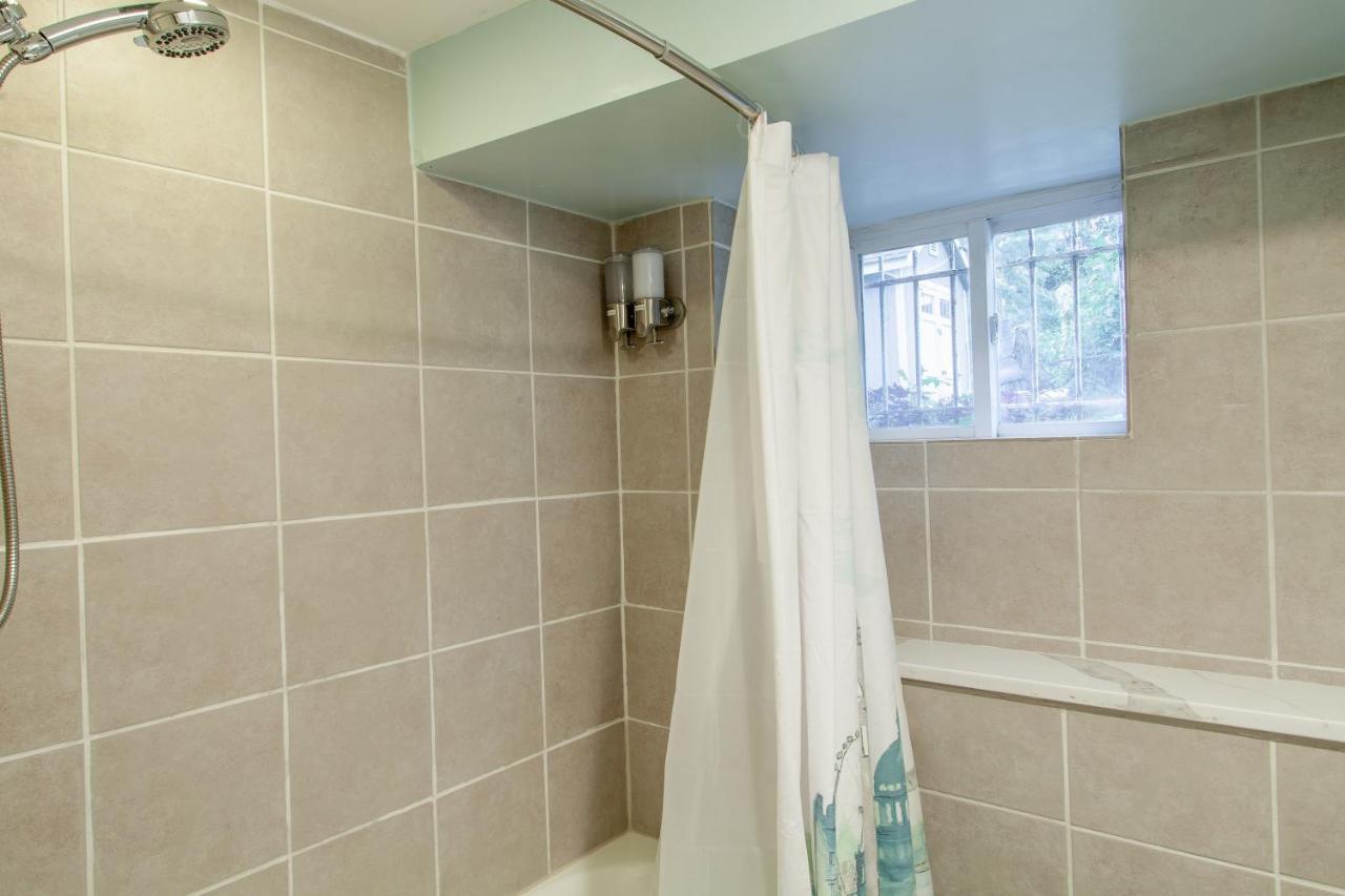 Delightful 1-br Nearby Metro Holiday home