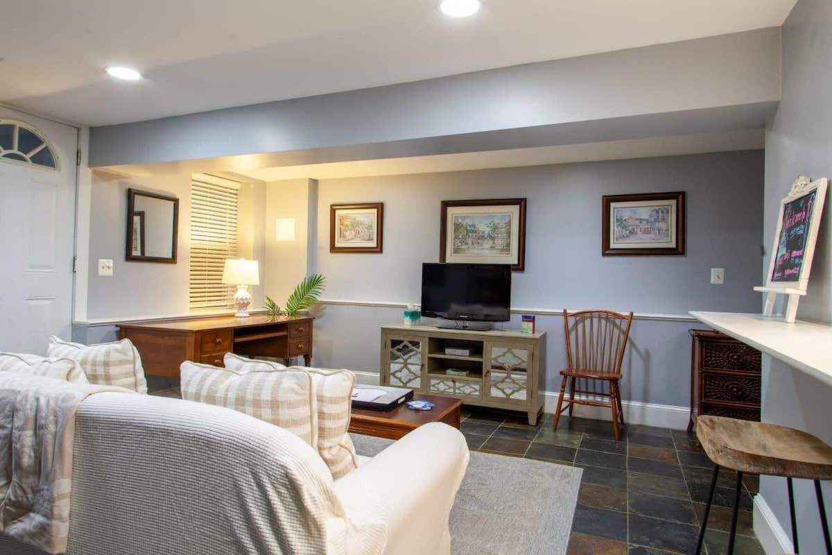Delightful 1-br Nearby Metro * Washington